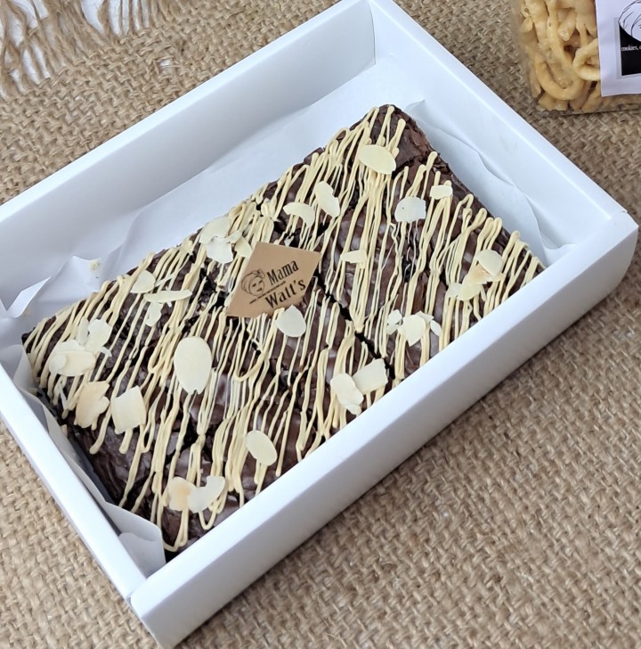 Fudgy Brownie Topping Tiramisu Small