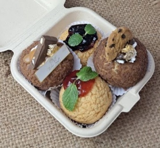 Small Box Mix Fruit & Chocolate